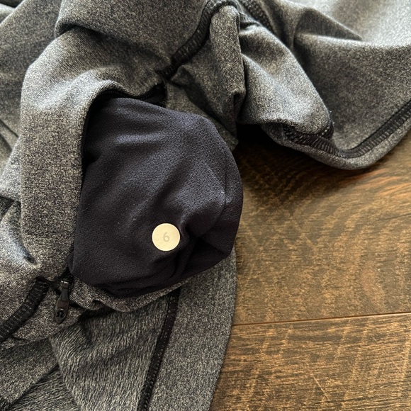 Lululemon Kriss Cross Half Zip - Picture 7 of 7